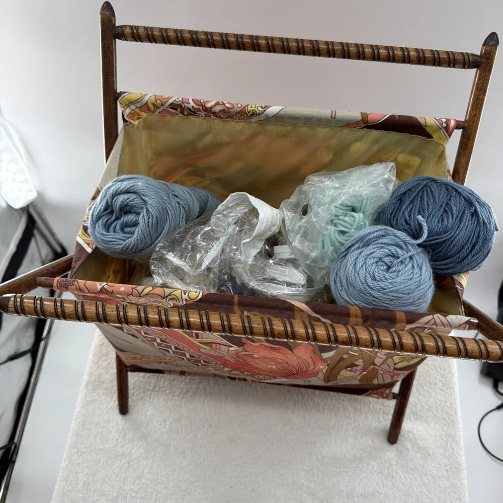 VTG MCM Wood Framed Floral Folding Knit Craft Sew Yarn Basket Flowers With Yarn